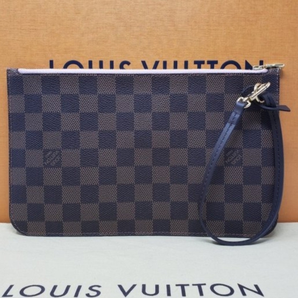 Excellent Condition! Authentic Louis Vuitton Neverfull Damier Ebene Wrislet